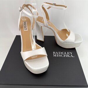 Badgley Mischka Collection Caia Ankle Strap Platform Sandals Size 7.5